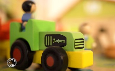 Reportage / DES JOUETS INDÉMODABLES 100% EN BOIS DU
